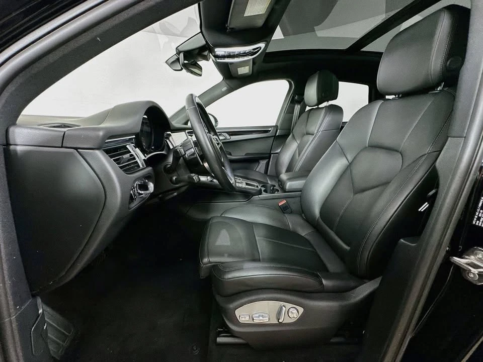 2021 Porsche Macan - Image 15 of 20