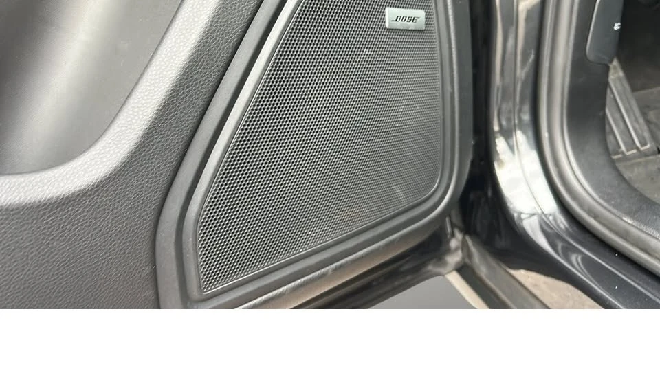 2021 Porsche Macan - Image 14 of 20