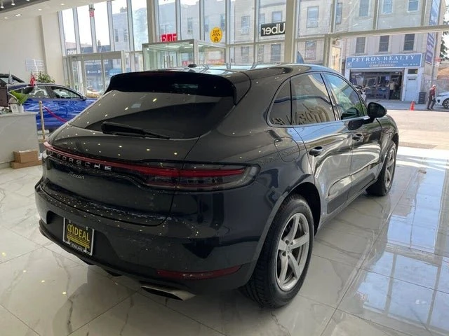 2021 Porsche Macan - Image 5 of 10