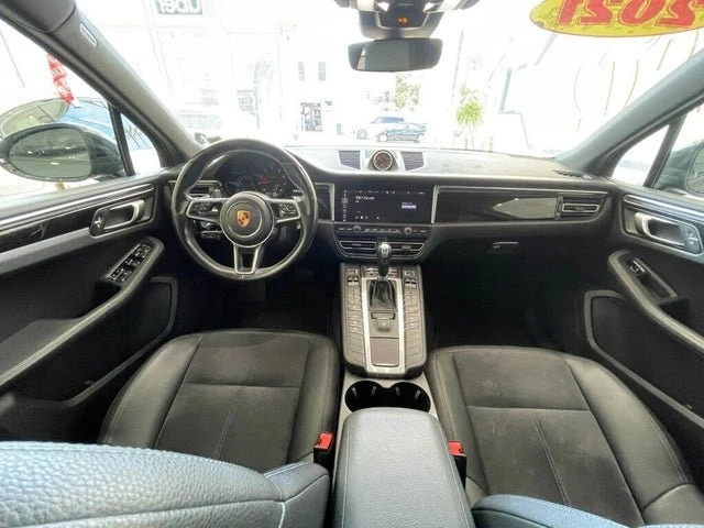 2021 Porsche Macan - Image 9 of 10