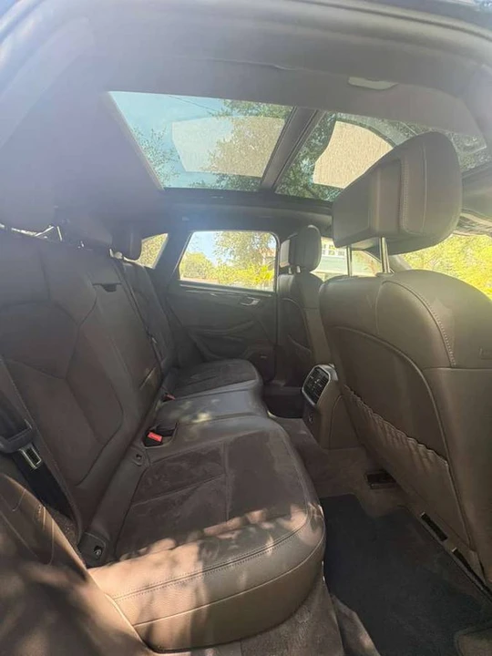 2021 Porsche Macan - Image 8 of 12