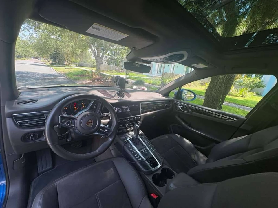 2021 Porsche Macan - Image 11 of 12