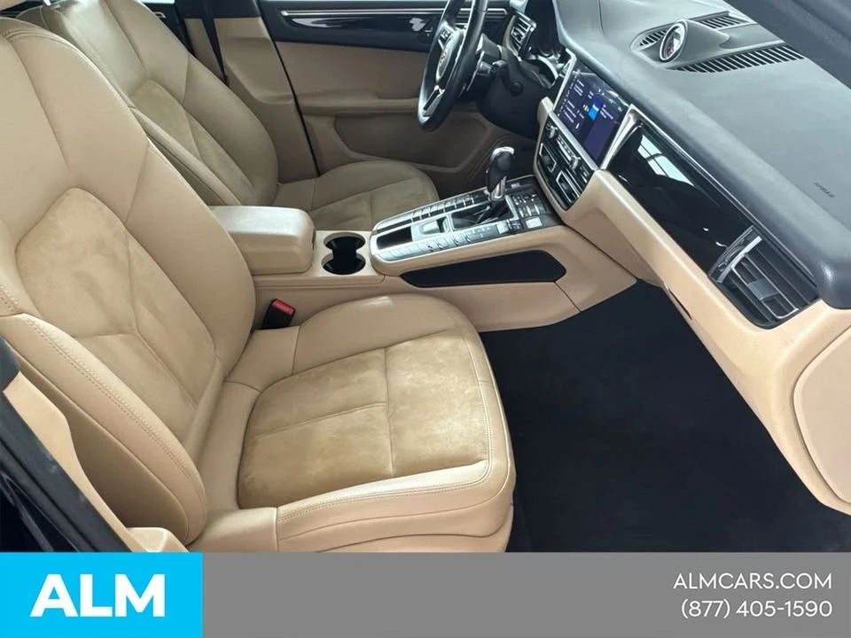 2021 Porsche Macan - Image 13 of 20