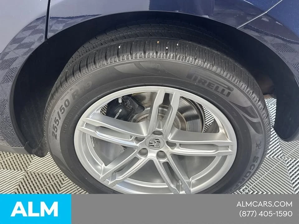 2021 Porsche Macan - Image 18 of 20