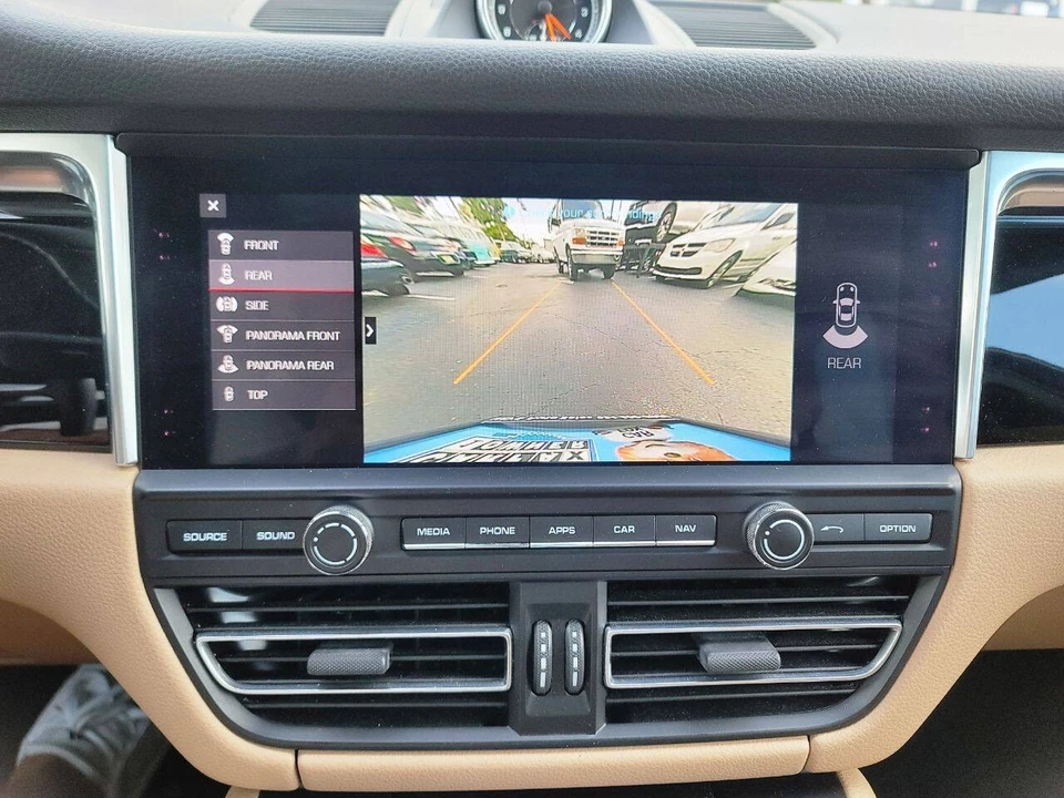 2021 Porsche Macan - Image 11 of 23