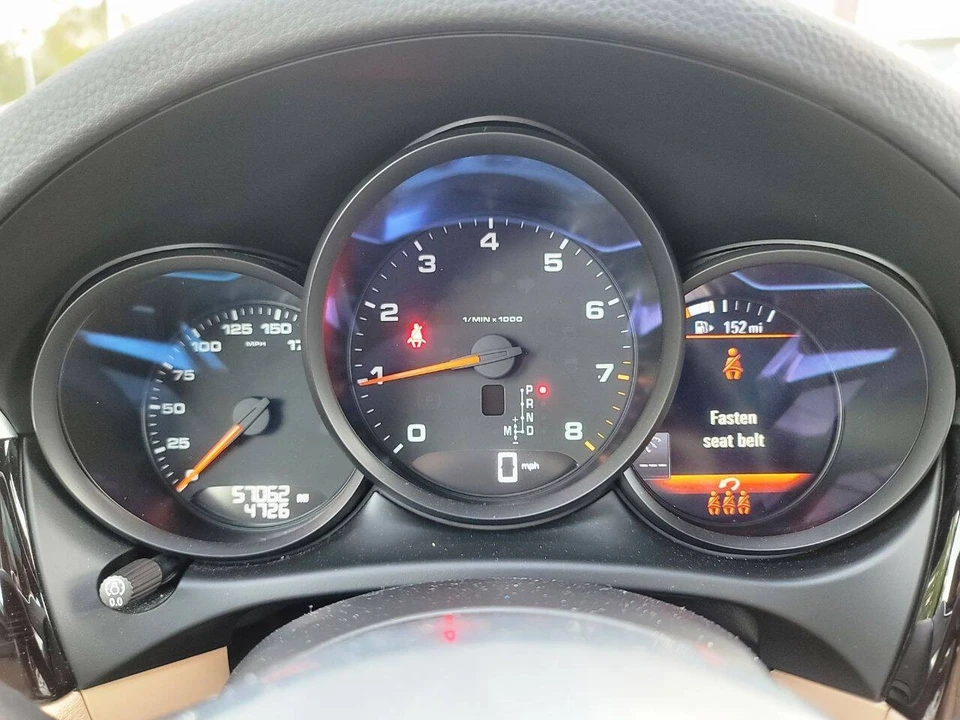 2021 Porsche Macan - Image 14 of 23