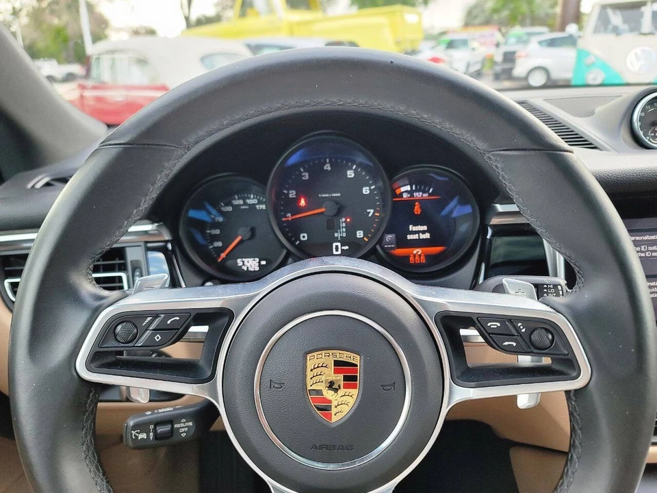 2021 Porsche Macan - Image 13 of 23