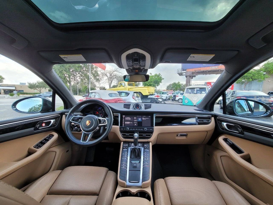 2021 Porsche Macan - Image 22 of 23