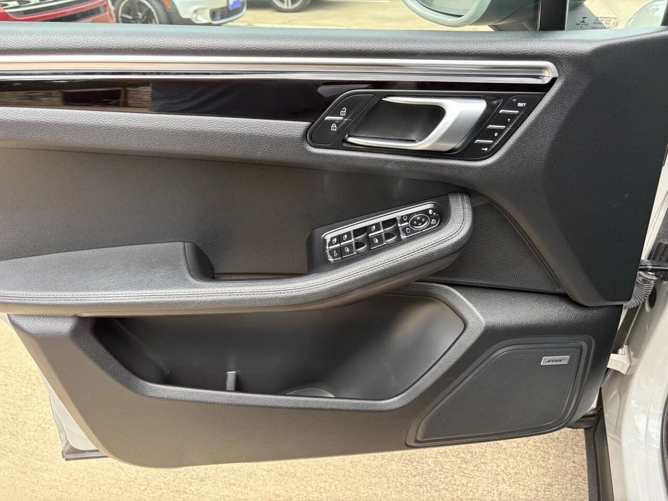 2021 Porsche Macan - Image 21 of 21