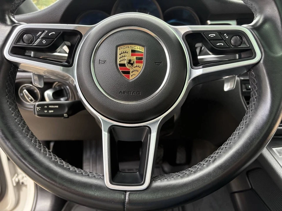 2021 Porsche Macan - Image 14 of 21