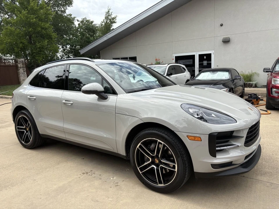 2021 Porsche Macan - Image 2 of 21