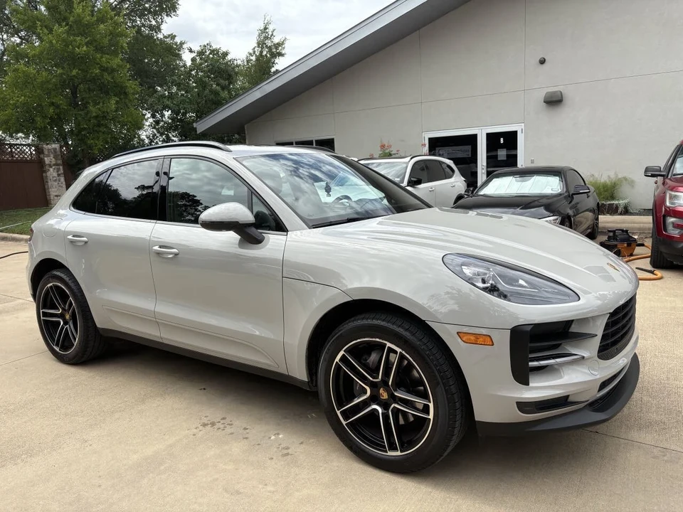 2021 Porsche Macan - Image 2 of 21