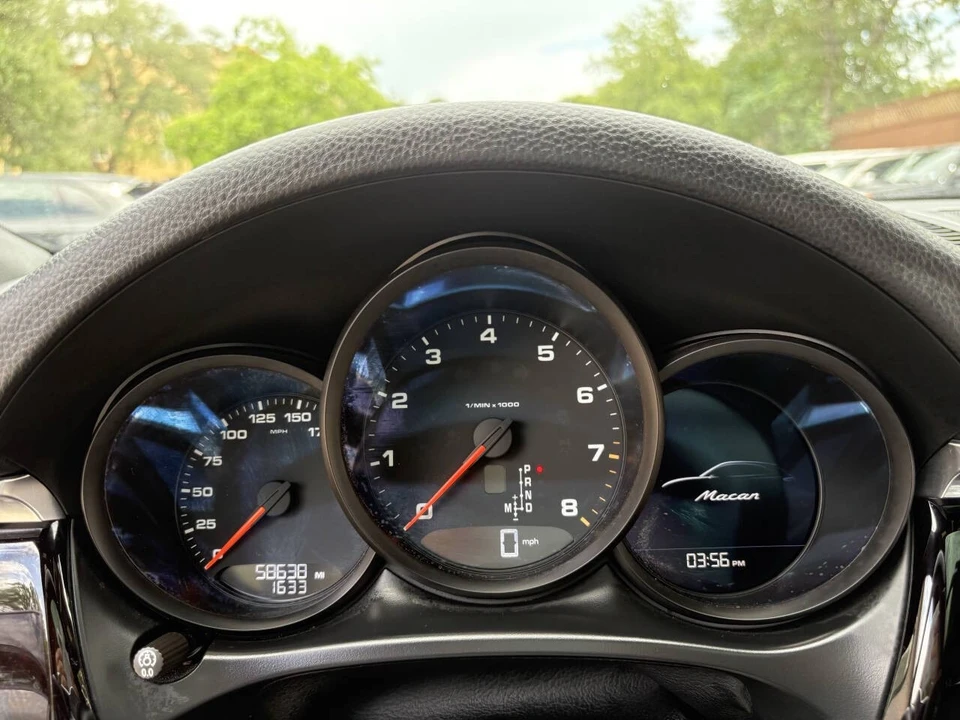 2021 Porsche Macan - Image 13 of 21