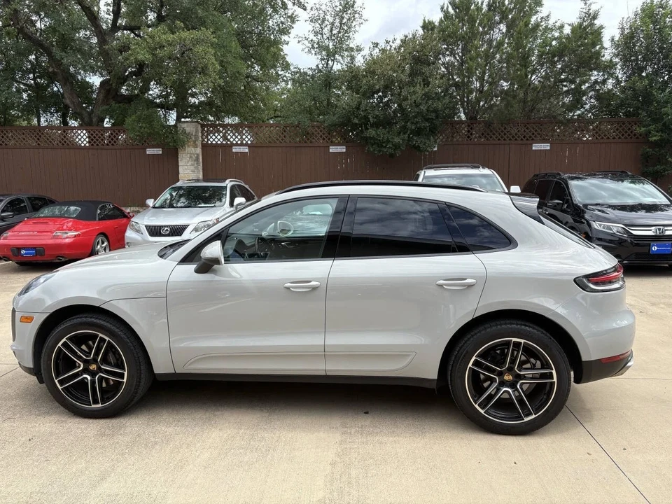 2021 Porsche Macan - Image 7 of 21