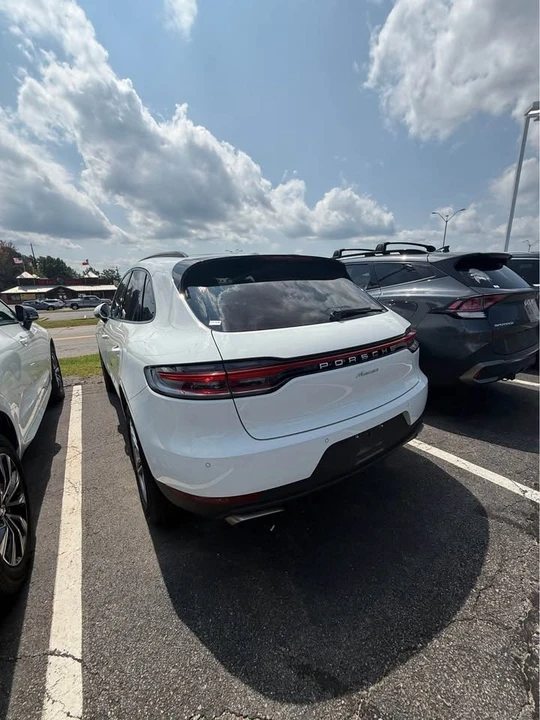 2021 Porsche Macan - Image 4 of 4