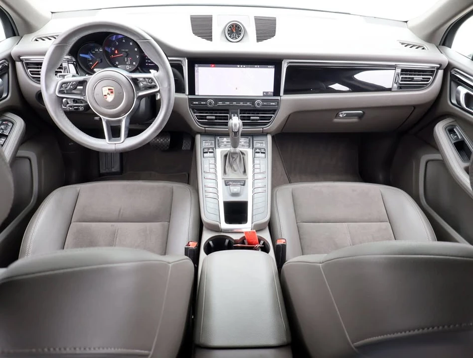 2021 Porsche Macan - Image 11 of 20