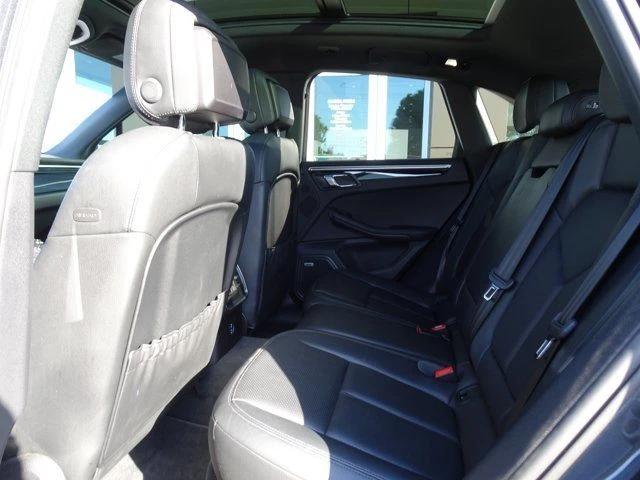 2021 Porsche Macan - Image 14 of 20