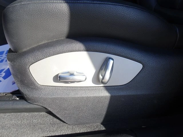 2021 Porsche Macan - Image 10 of 20