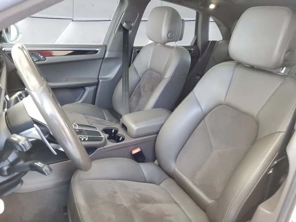 2021 Porsche Macan - Image 5 of 9