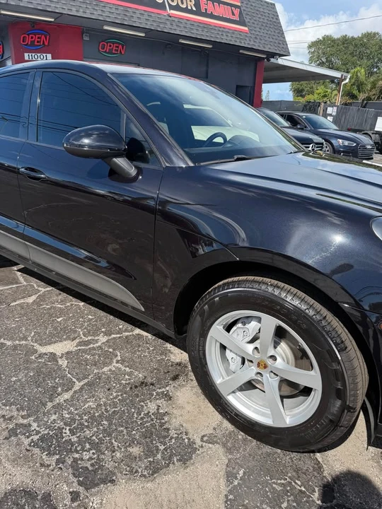 2021 Porsche Macan - Image 4 of 11