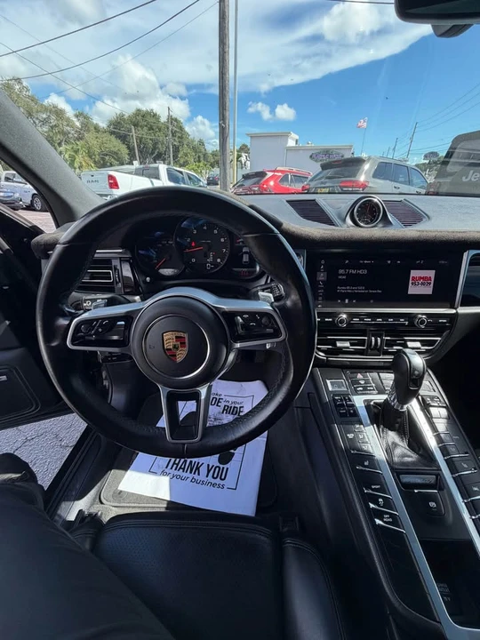 2021 Porsche Macan - Image 7 of 11