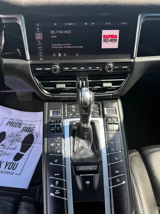 2021 Porsche Macan - Image 8 of 11