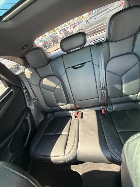 2021 Porsche Macan - Image 10 of 11