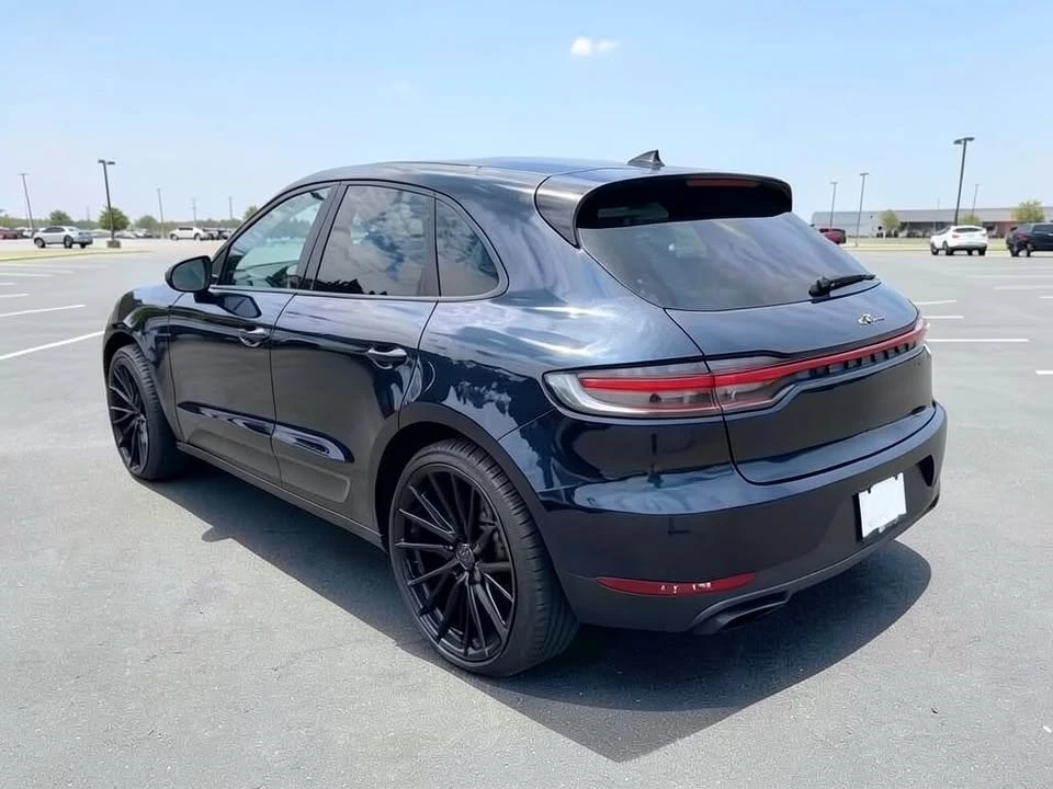 2021 Porsche Macan - Image 5 of 12