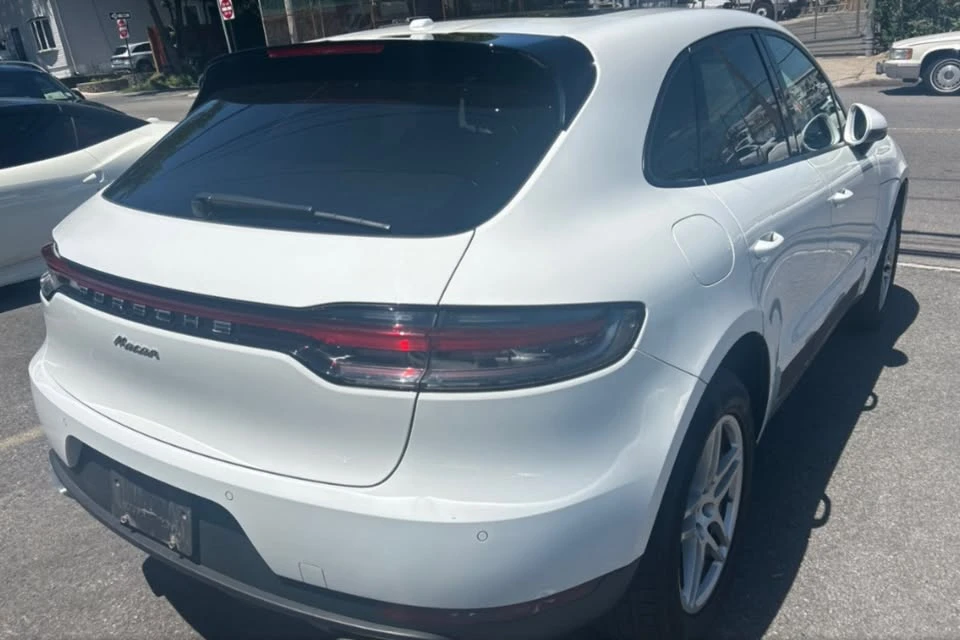 2021 Porsche Macan - Image 8 of 17