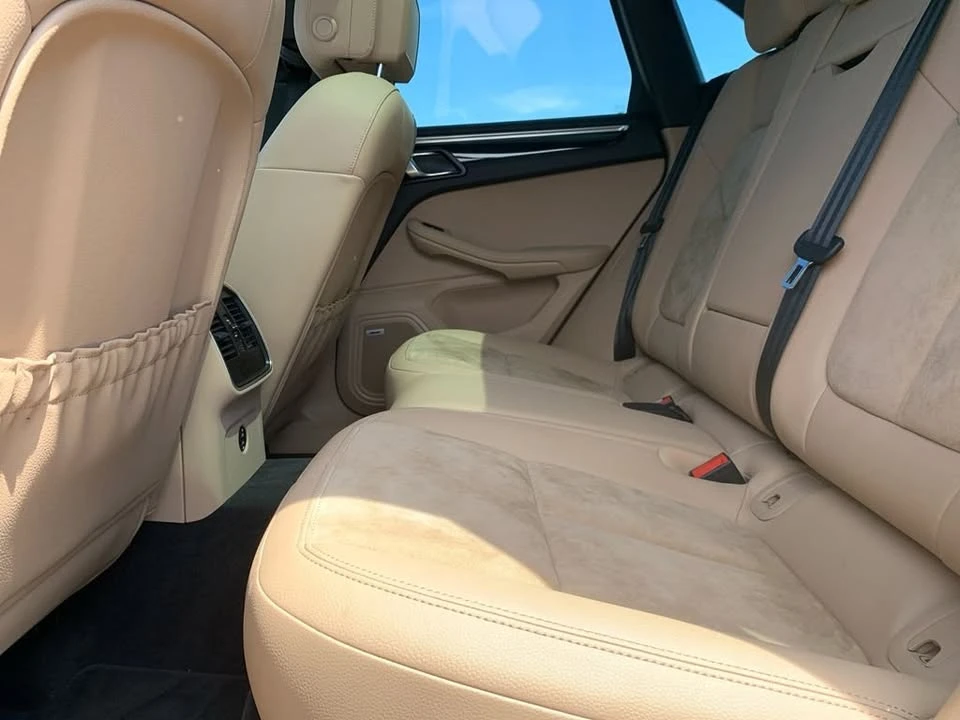 2021 Porsche Macan - Image 10 of 18