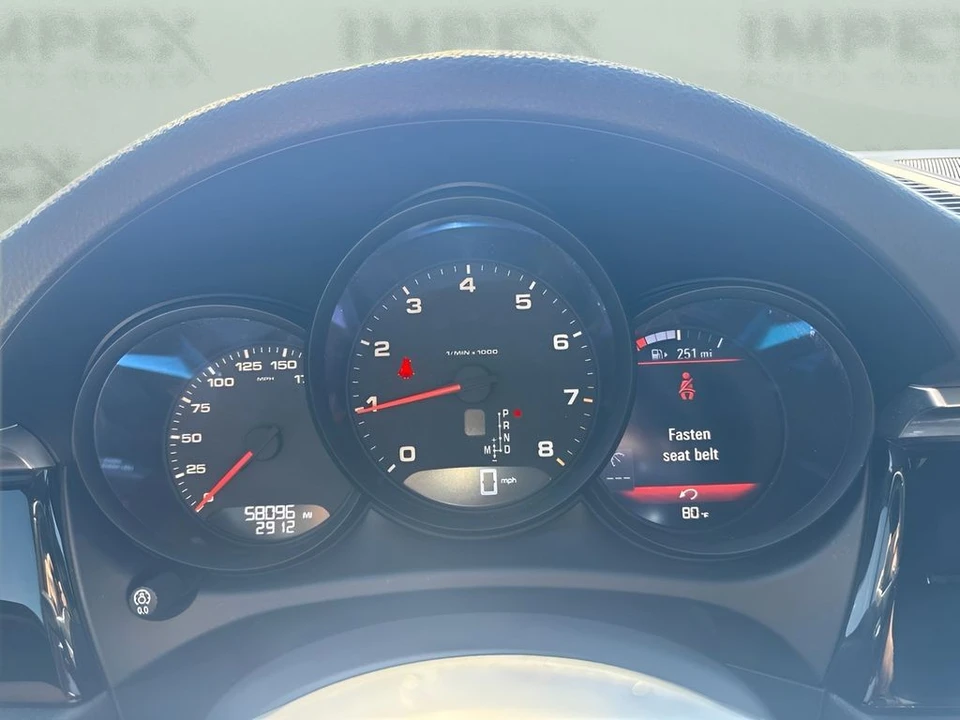 2021 Porsche Macan - Image 25 of 31