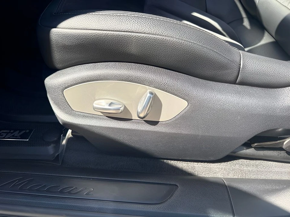 2021 Porsche Macan - Image 10 of 31