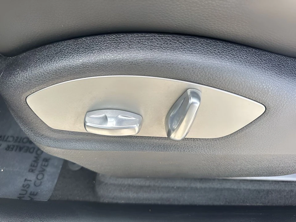 2021 Porsche Macan - Image 10 of 12