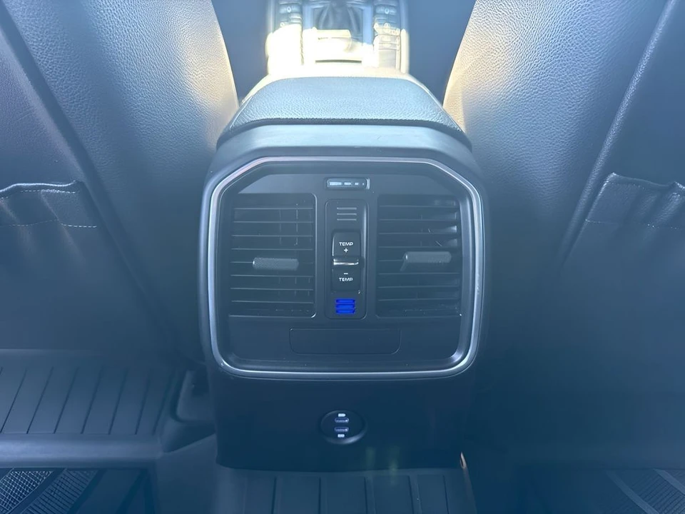 2021 Porsche Macan - Image 13 of 31