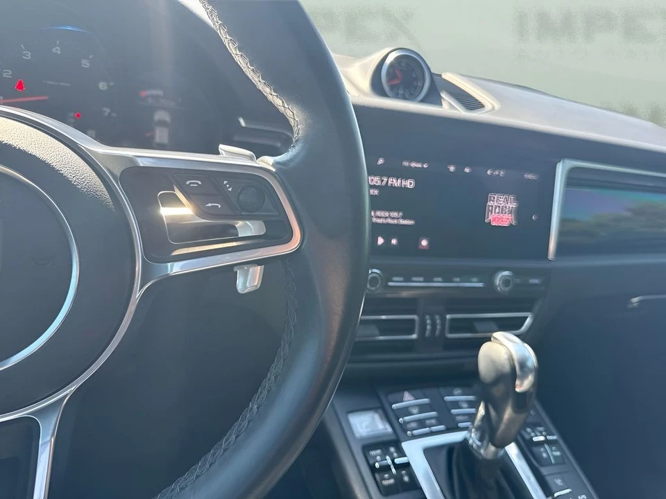 2021 Porsche Macan - Image 17 of 31