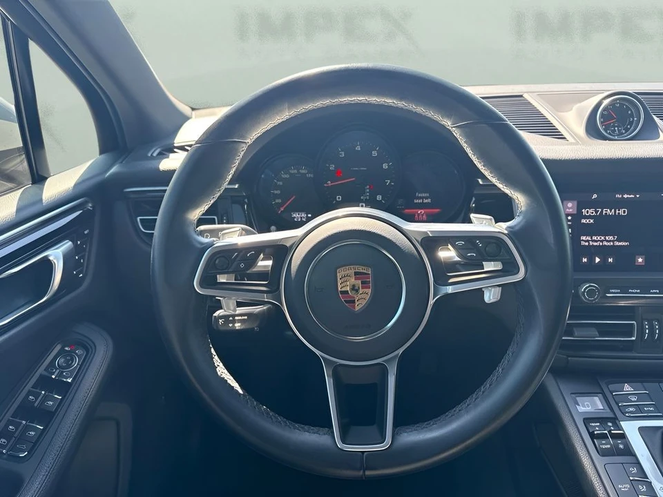 2021 Porsche Macan - Image 15 of 31