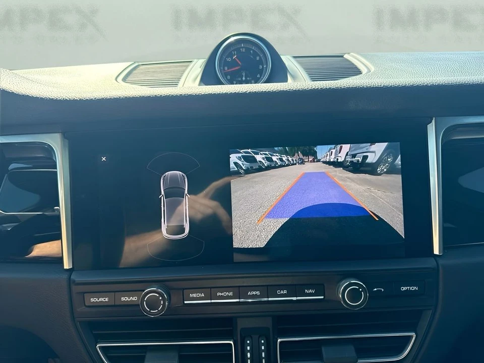 2021 Porsche Macan - Image 20 of 31