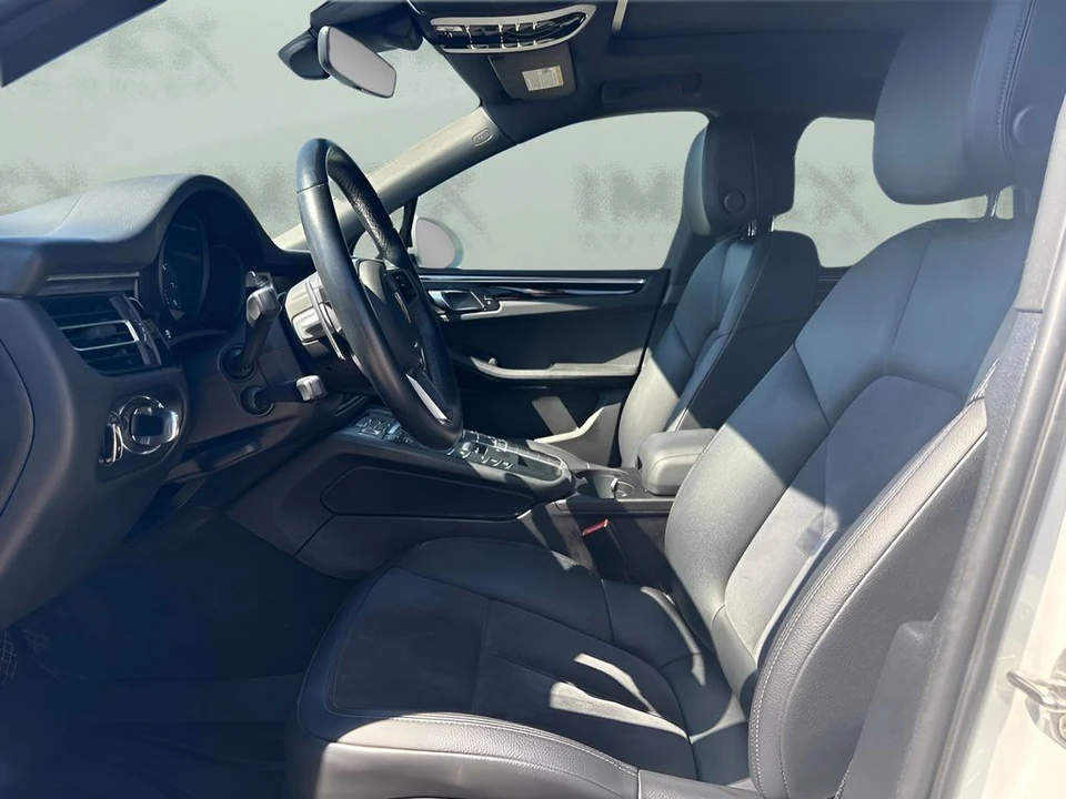 2021 Porsche Macan - Image 9 of 31