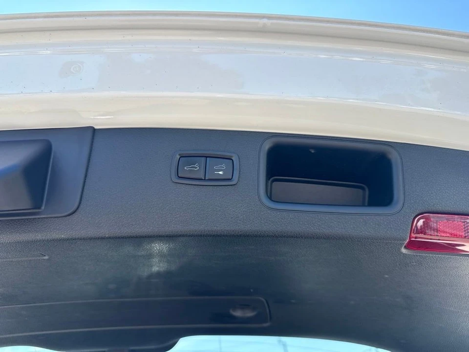 2021 Porsche Macan - Image 31 of 31