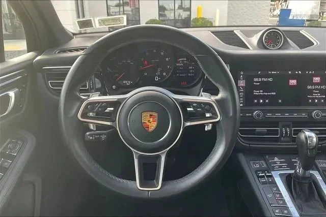 2021 Porsche Macan - Image 7 of 12