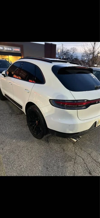 2021 Porsche Macan - Image 4 of 17