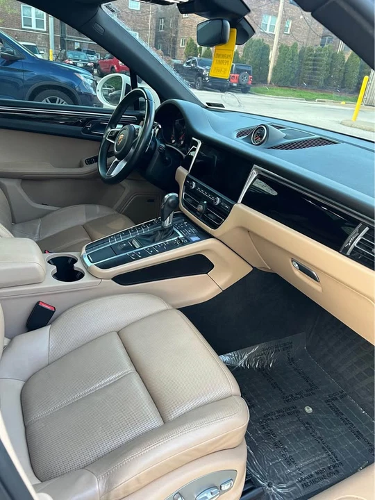 2021 Porsche Macan - Image 7 of 17