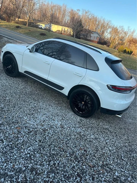 2021 Porsche Macan - Image 2 of 17