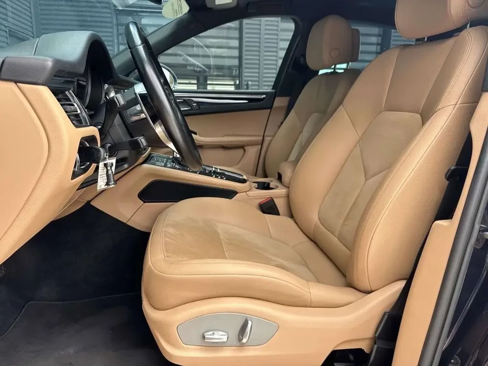 2021 Porsche Macan - Image 5 of 7
