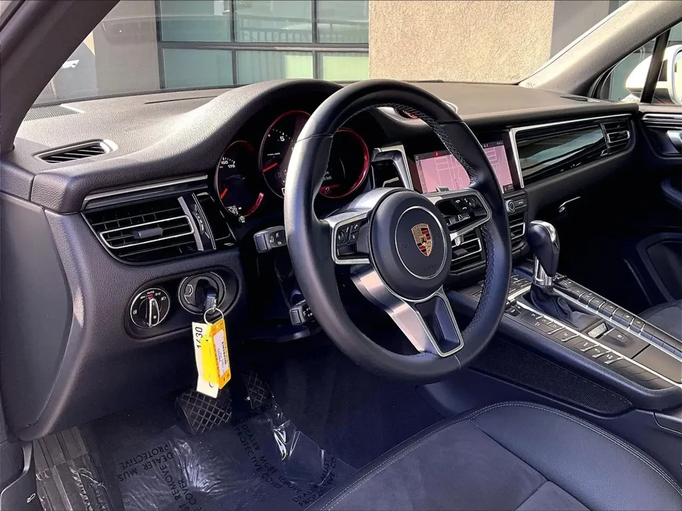 2021 Porsche Macan - Image 5 of 7