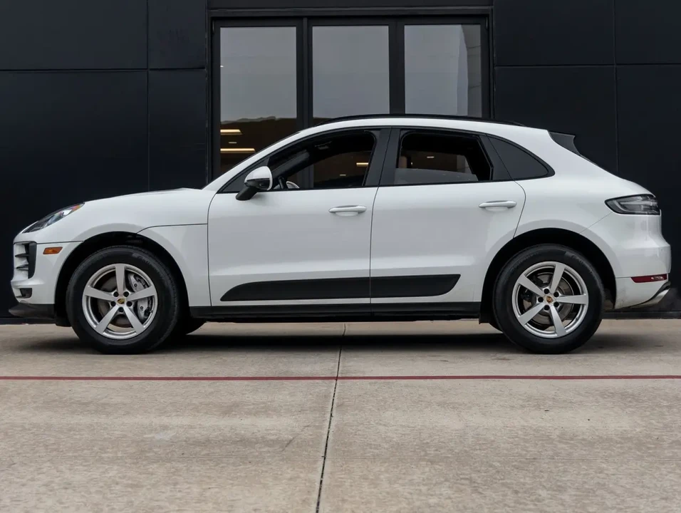 2021 Porsche Macan - Image 2 of 7