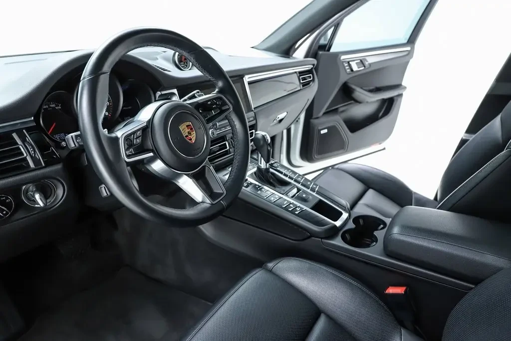 2021 Porsche Macan - Image 4 of 7