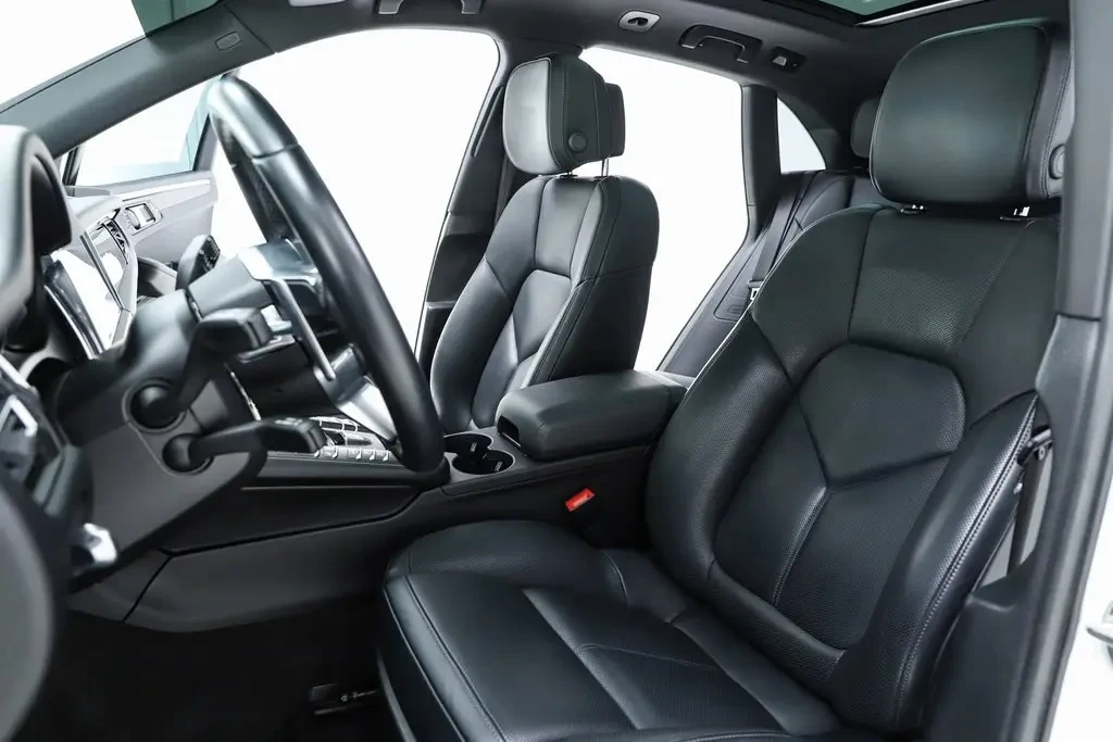 2021 Porsche Macan - Image 5 of 7