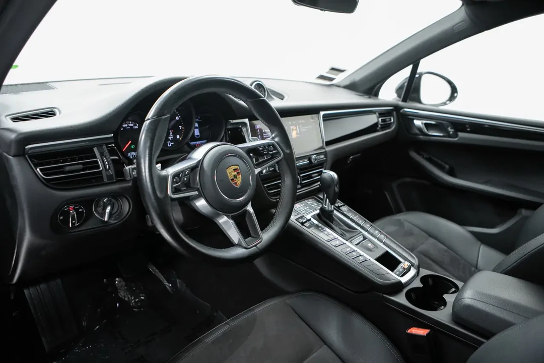 2021 Porsche Macan - Image 4 of 6