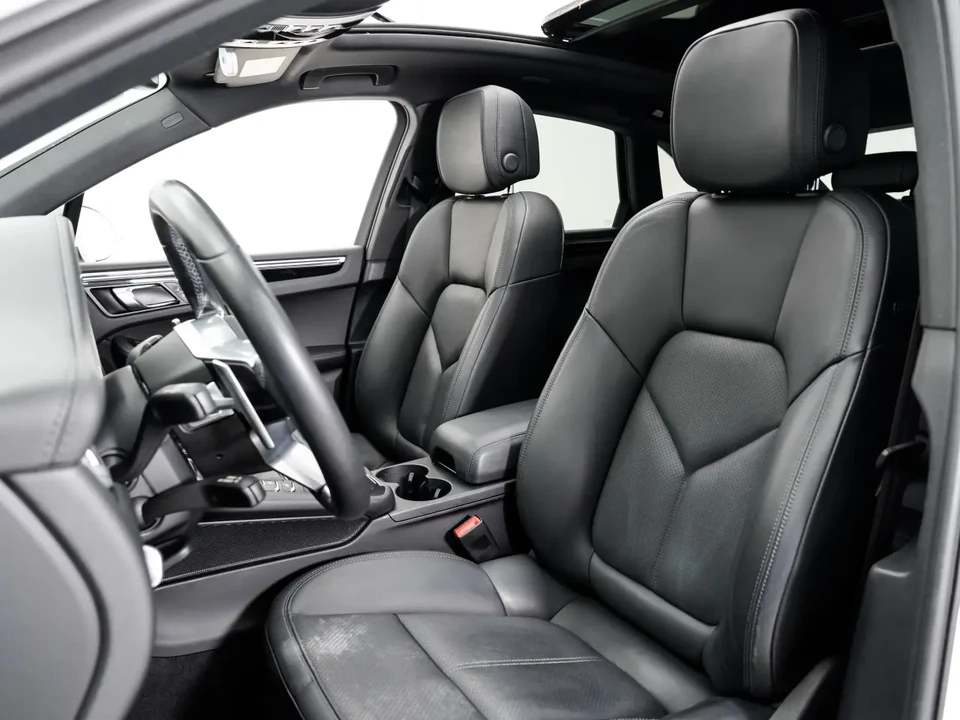2021 Porsche Macan - Image 4 of 4